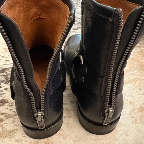 Frye Black Leather Ankle Boots with harness Size 6 - Picture 4 of 9
